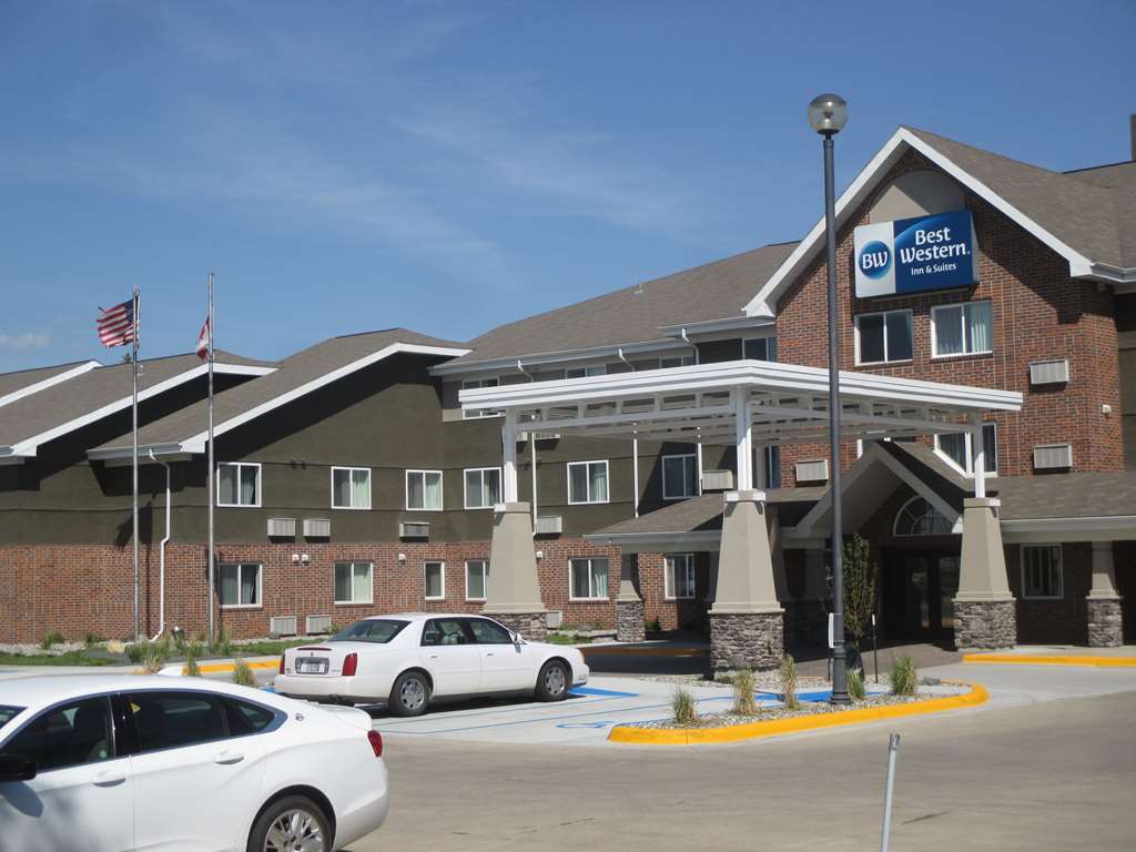 Best Western Harvest Inn & Suites Grand Forks Eksteriør bilde