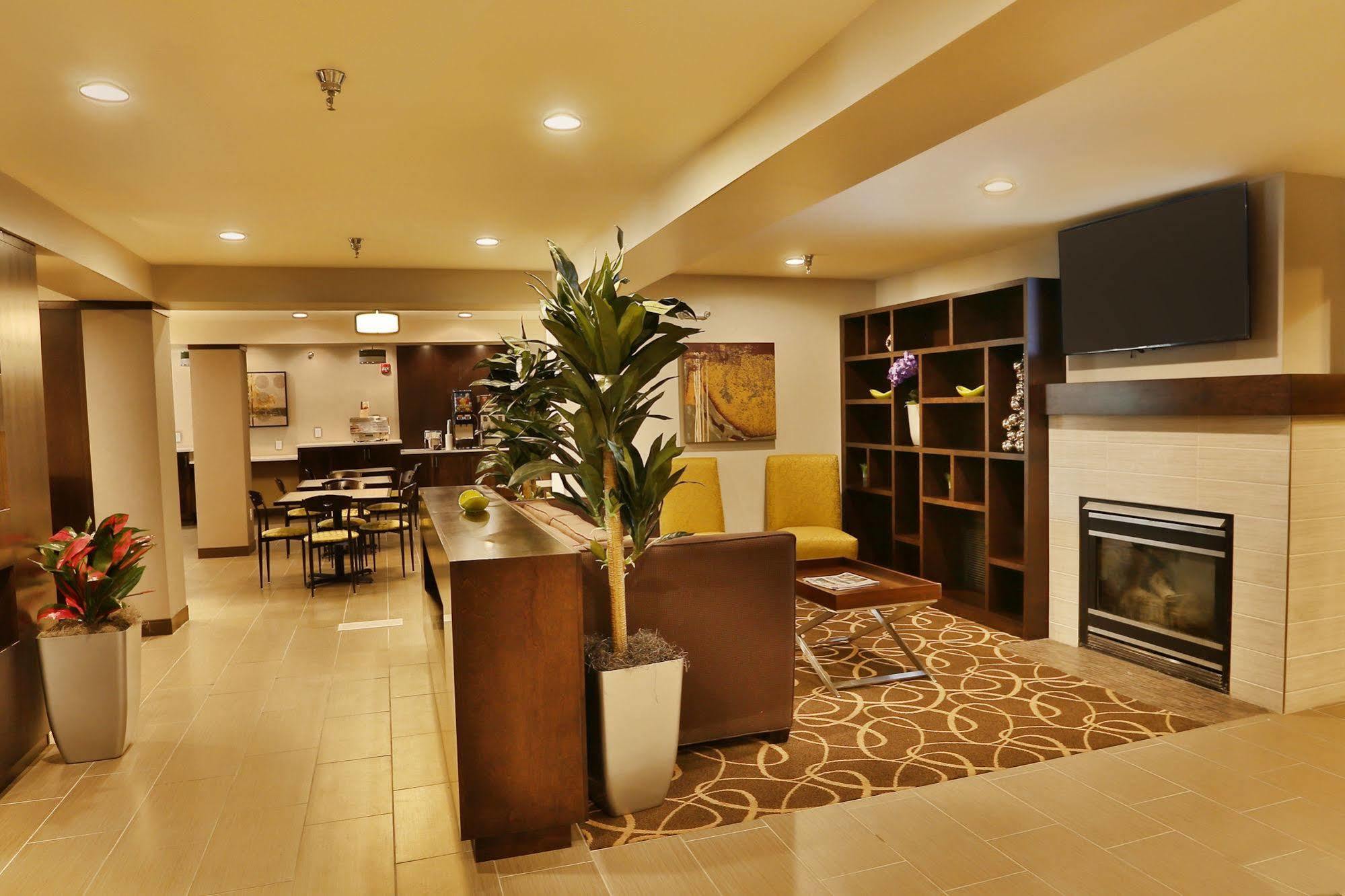 Best Western Harvest Inn & Suites Grand Forks Eksteriør bilde